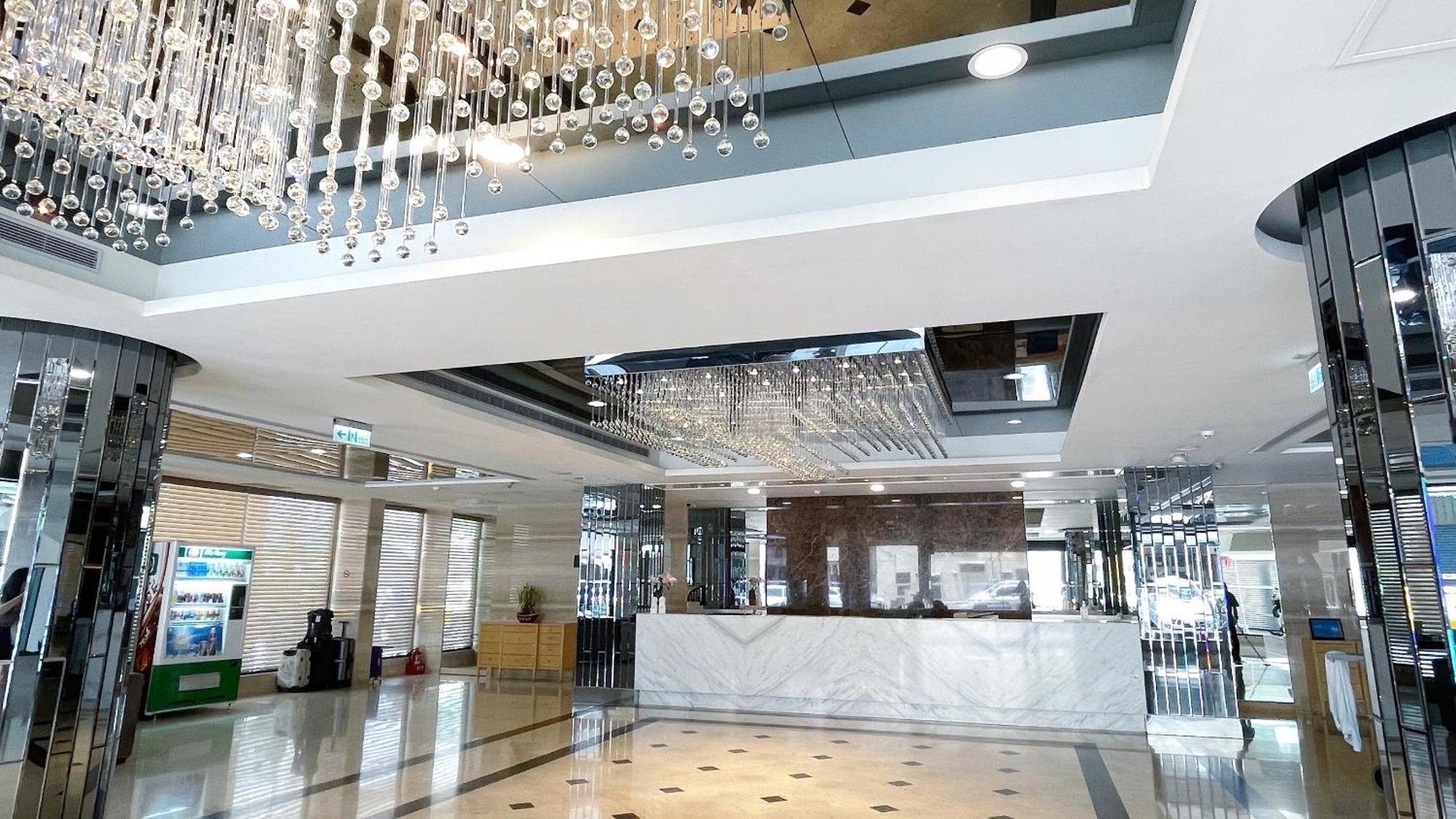 Delton Hotel Kaohsiung Dış mekan fotoğraf